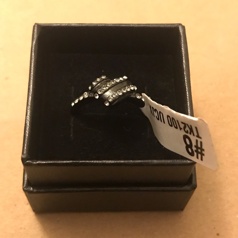 WOMENS 0.14 CT AAA+CZ DIAMOND CLUSTER STAINLESS STEEL 316 BLACK HEART RING w/BOX